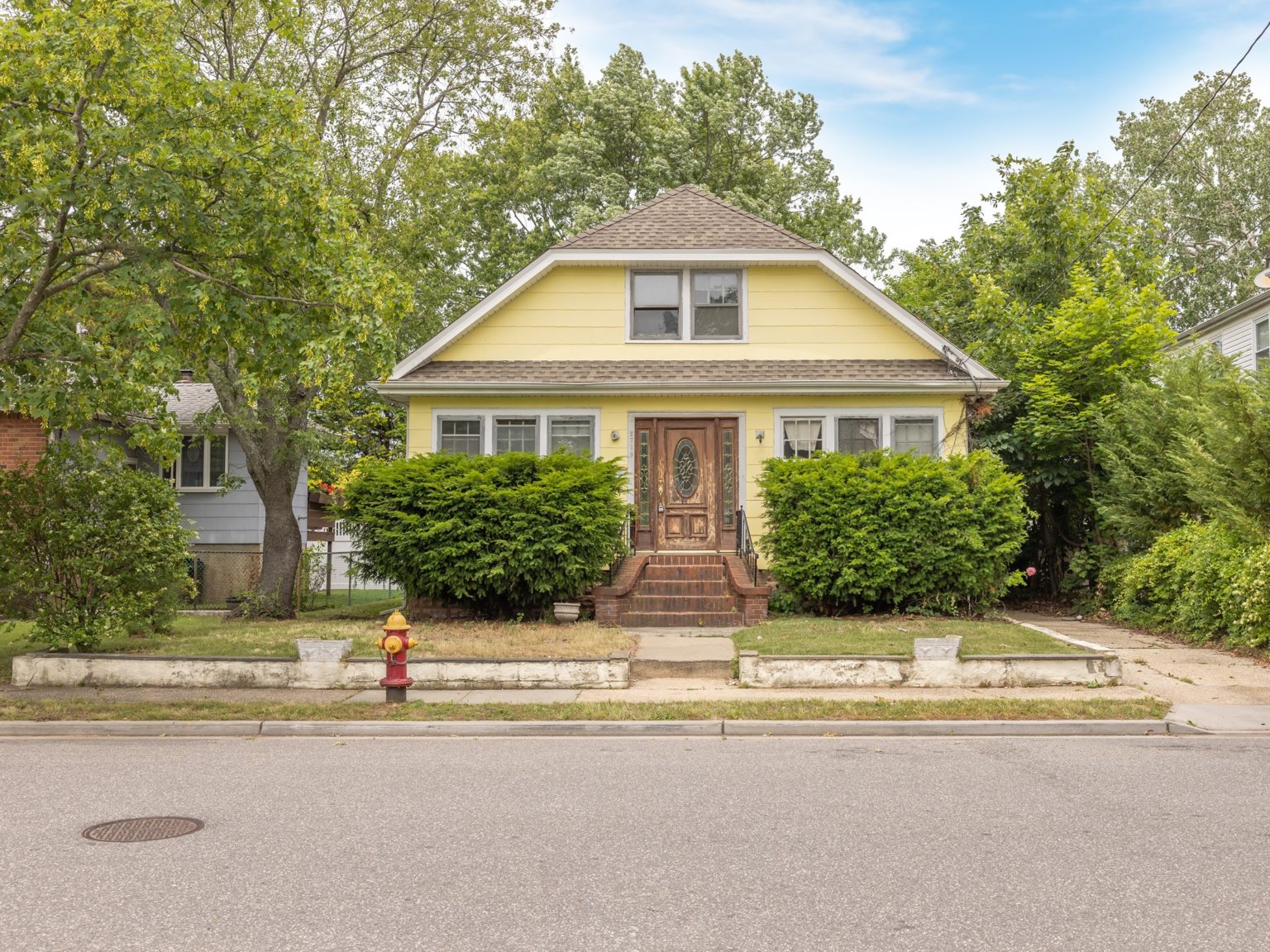 Bellmore Single-Family Home Transformation before renovation